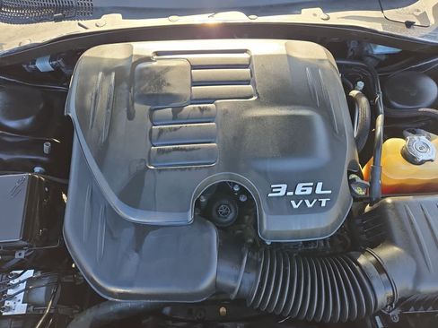 Used 2018 Dodge Charger SXT Plus w/ Driver Convenience Group image 13