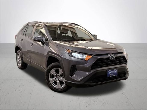 Used 2022 Toyota RAV4 LE image 7