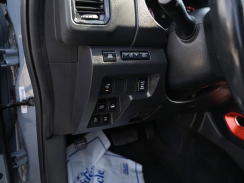Used 2023 Nissan Frontier 4x4 Crew Cab image 14