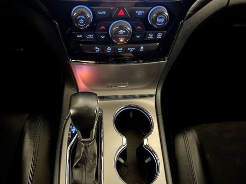 Used 2021 Jeep Grand Cherokee Laredo X image 22