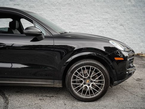 Used 2023 Porsche Cayenne AWD/4WD image 16