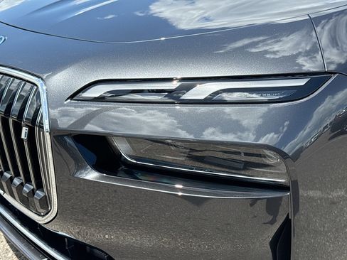 New 2026 BMW i7 eDrive50 w/ Premium Package image 9