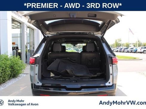 Used 2023 Chevrolet Traverse Premier w/ Redline Edition AWD/4WD image 9
