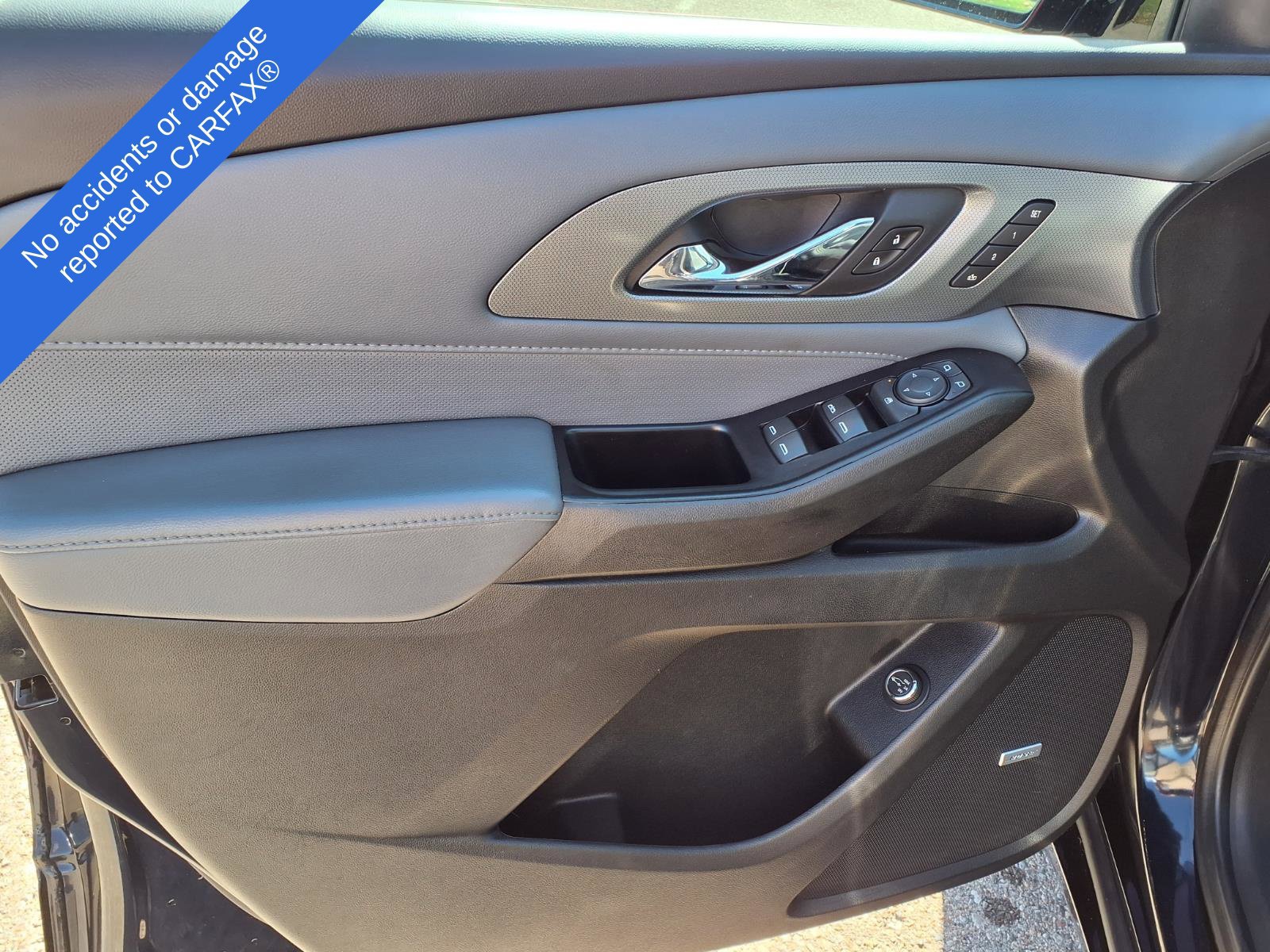 Used 2020 Chevrolet Traverse Premier w/ LPO, Blackout Package AWD/4WD image 13