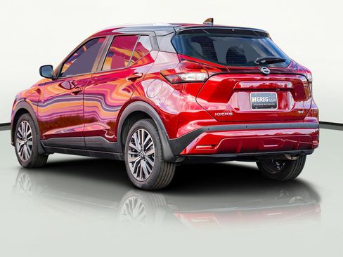 Used 2023 Nissan Kicks SV image 7