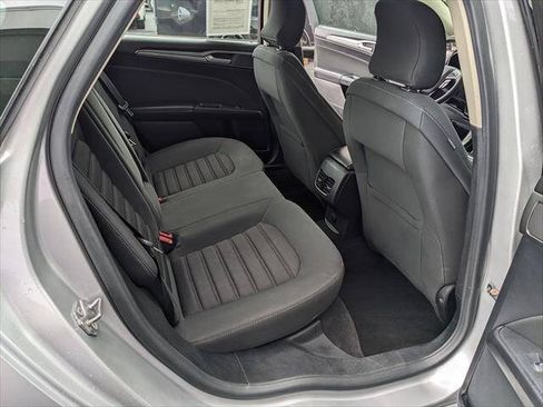 Used 2019 Ford Fusion SE FWD image 15