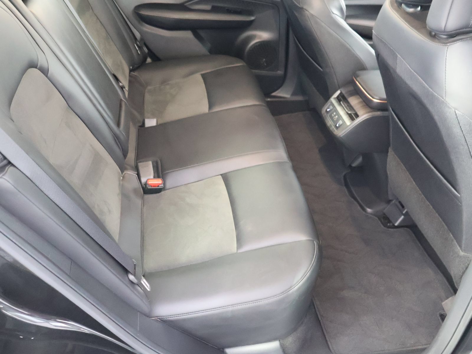 Used 2024 Nissan Ariya AWD image 43