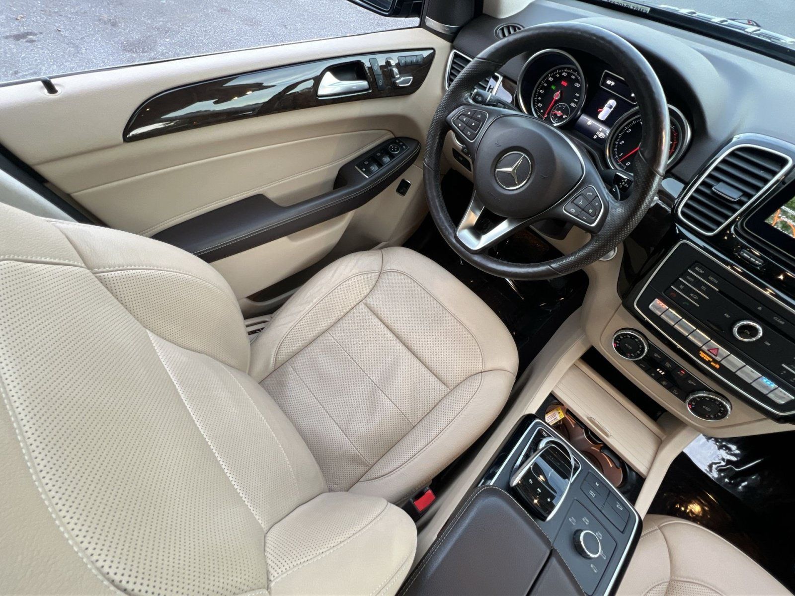 Used 2018 Mercedes-Benz GLE 350 4MATIC image 16
