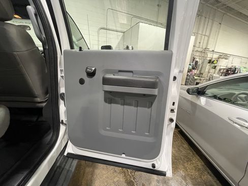 Used 2015 Ford F350 XL image 18