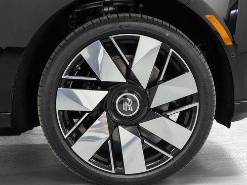 New 2026 Rolls-Royce Cullinan image 15