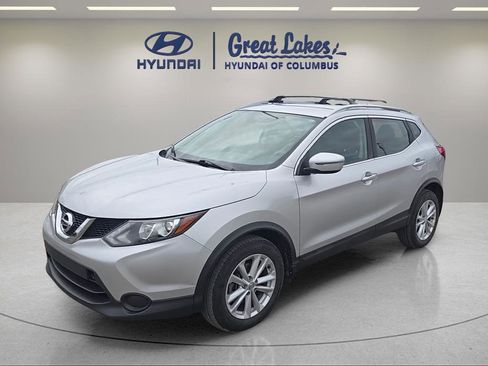 Used 2017 Nissan Rogue Sport SV AWD/4WD image 1