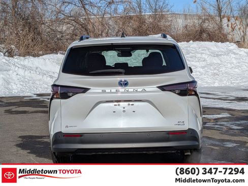 Certified 2024 Toyota Sienna XLE image 4