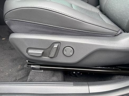 New 2025 Kia Niro SX Touring image 12