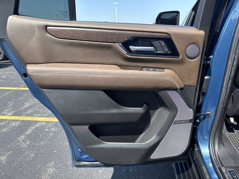 New 2026 GMC Yukon Denali Ultimate AWD/4WD image 32