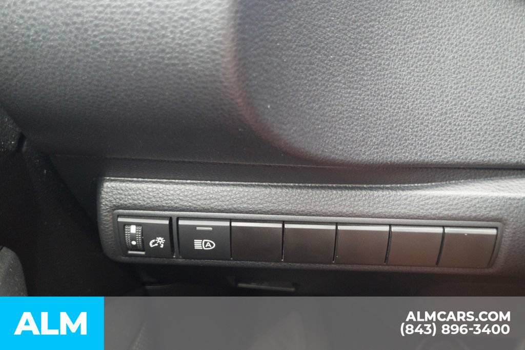 Used 2024 Toyota Corolla LE FWD image 33