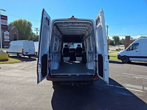 Used 2025 Mercedes-Benz Sprinter 2500 image 29