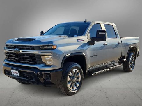 Used 2024 Chevrolet Silverado 2500 Custom w/ Custom Convenience Package image 4