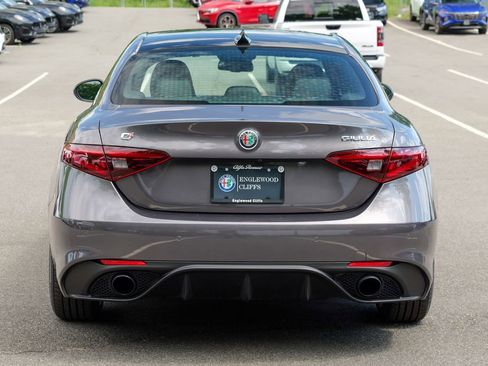 Used 2023 Alfa Romeo Giulia Veloce AWD/4WD image 6