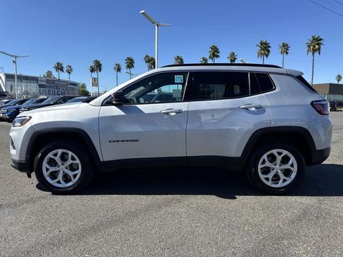 Used 2024 Jeep Compass Latitude image 5