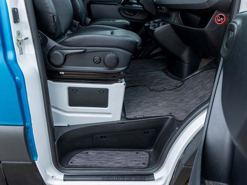 Used 2021 Mercedes-Benz Sprinter 2500 image 43