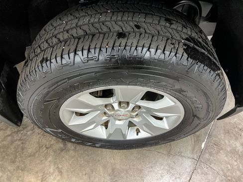 Used 2017 GMC Canyon SLE w/ SLE Convenience Package image 49