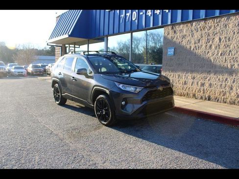 Used 2020 Toyota RAV4 XLE Premium image 1
