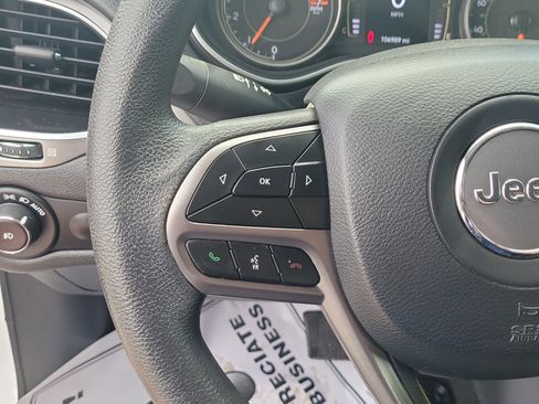 Used 2019 Jeep Cherokee Latitude w/ Popular Appearance Group FWD image 22
