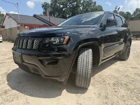 Used 2019 Jeep Grand Cherokee Altitude RWD image 2