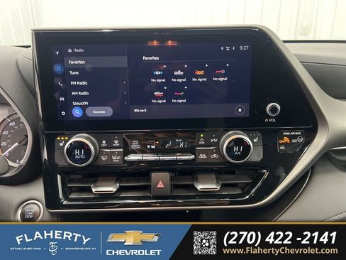 Used 2024 Toyota Highlander XLE image 28
