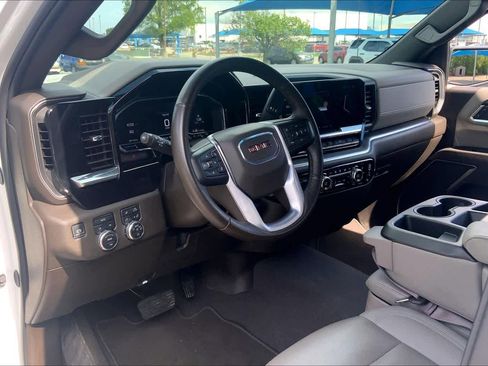 Used 2025 GMC Sierra 1500 SLT image 18