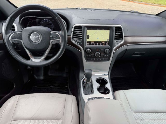 Used 2018 Jeep Grand Cherokee Limited AWD/4WD image 16