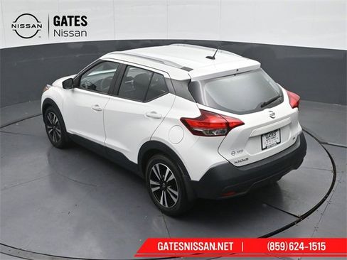 Used 2018 Nissan Kicks SV image 46