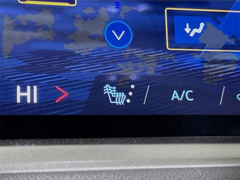 Certified 2025 Chevrolet Traverse LT image 18