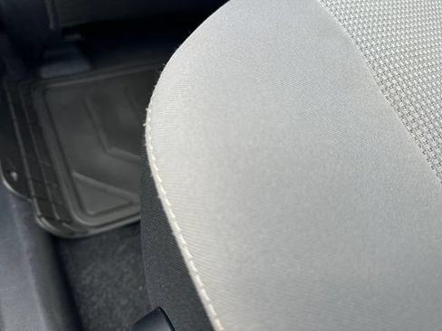 Used 2018 Toyota RAV4 XLE AWD/4WD image 17