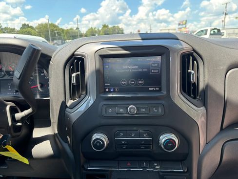 Used 2020 GMC Sierra 1500 2WD Regular Cab image 16