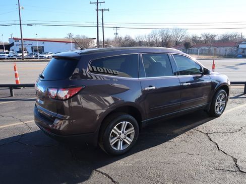 Used 2015 Chevrolet Traverse LT image 3