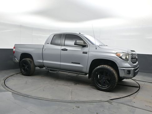 Used 2018 Toyota Tundra SR5 image 4