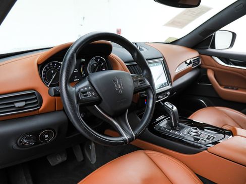 Certified 2022 Maserati Levante GT AWD/4WD image 16