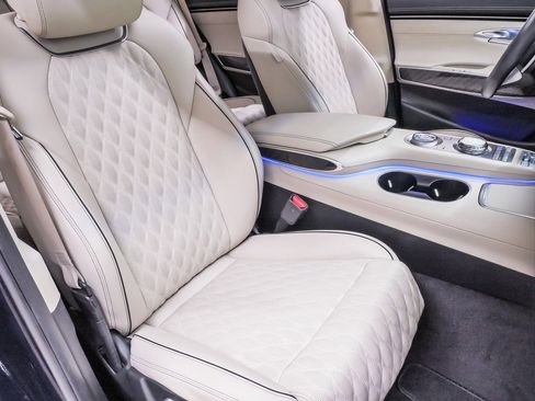 Certified 2022 Genesis GV70 3.5T Sport w/ Sport Prestige Package image 15