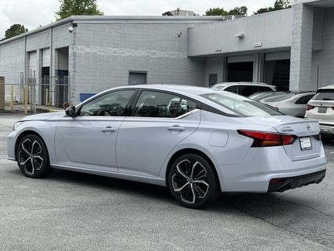 Used 2024 Nissan Altima 2.5 SR FWD image 3