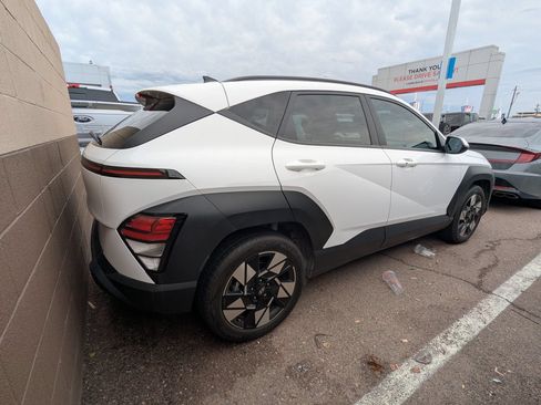 Used 2024 Hyundai Kona SEL FWD image 3