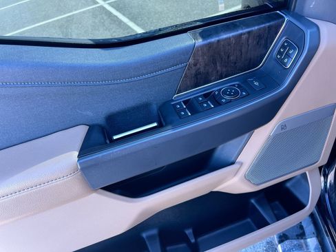 Used 2023 Ford F350 Lariat image 14