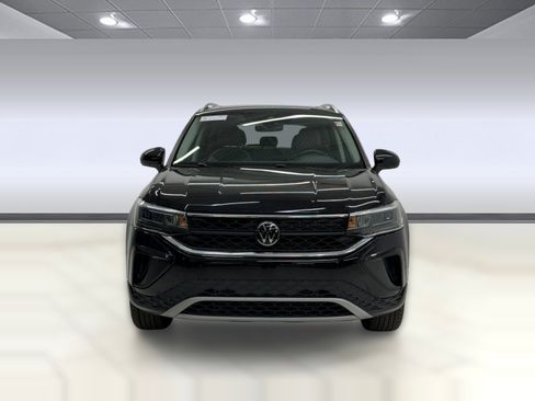 Used 2024 Volkswagen Taos SE AWD/4WD image 5