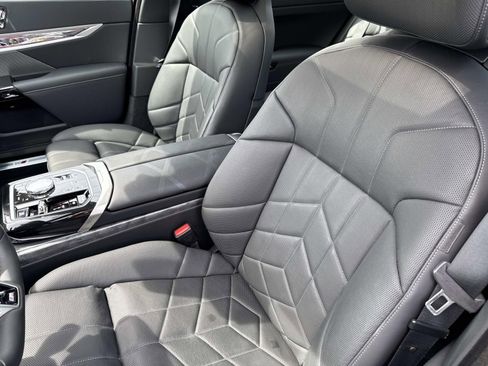 Certified 2023 BMW 760i xDrive w/ Luxury Rear Seating Package image 20