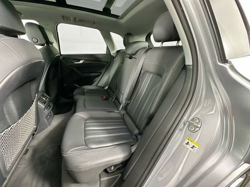 Used 2023 Audi Q5 2.0T Premium w/ Convenience Package image 24