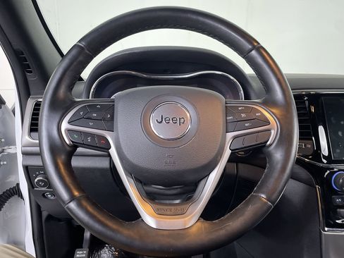 Used 2020 Jeep Grand Cherokee Altitude AWD/4WD image 13