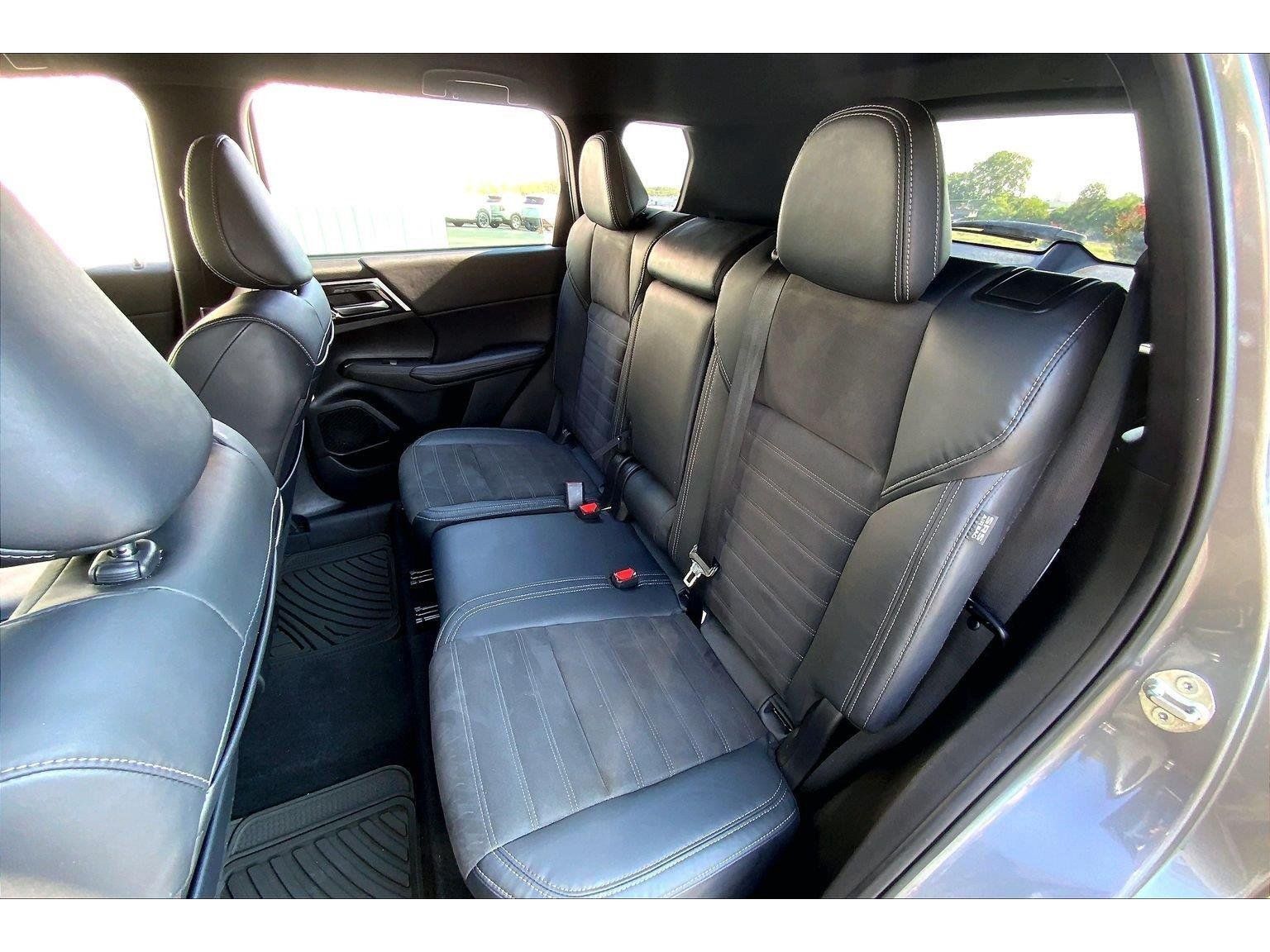 Used 2023 Mitsubishi Outlander SE Black Edition AWD/4WD image 24