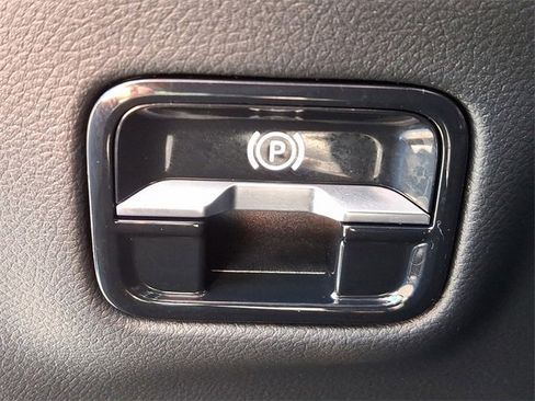 Used 2024 Mercedes-Benz E 350 4MATIC Sedan image 23