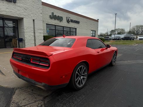 Used 2022 Dodge Challenger R/T w/ Plus Package image 2