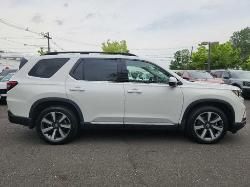 Certified 2023 Honda Pilot Touring image 7